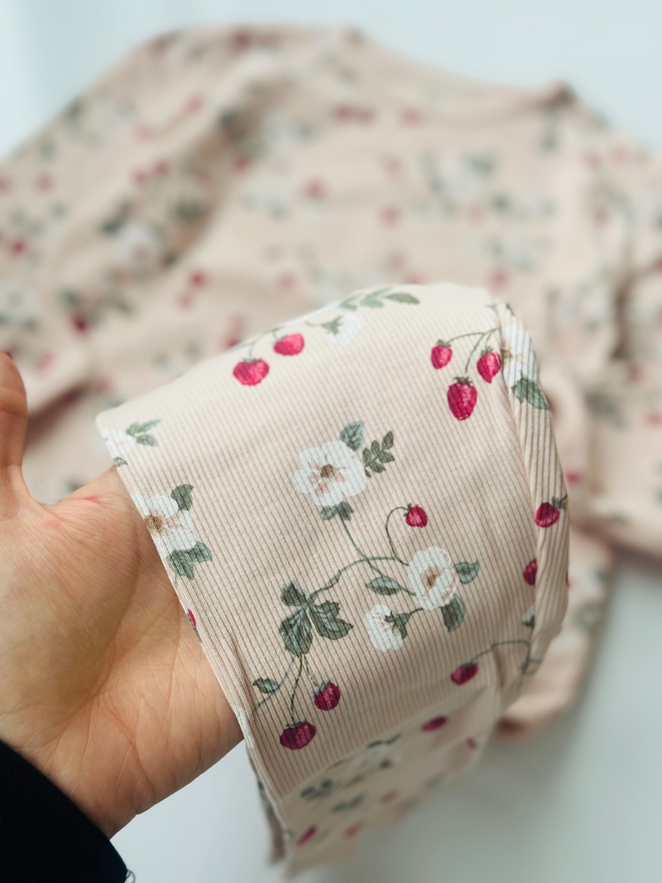 بلوز شلوار بیسکوییتی دخترانه - تصویر 3